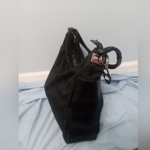 Sold Gucci GG Nylon Shoulder Handbag - Picture 3 of 10
